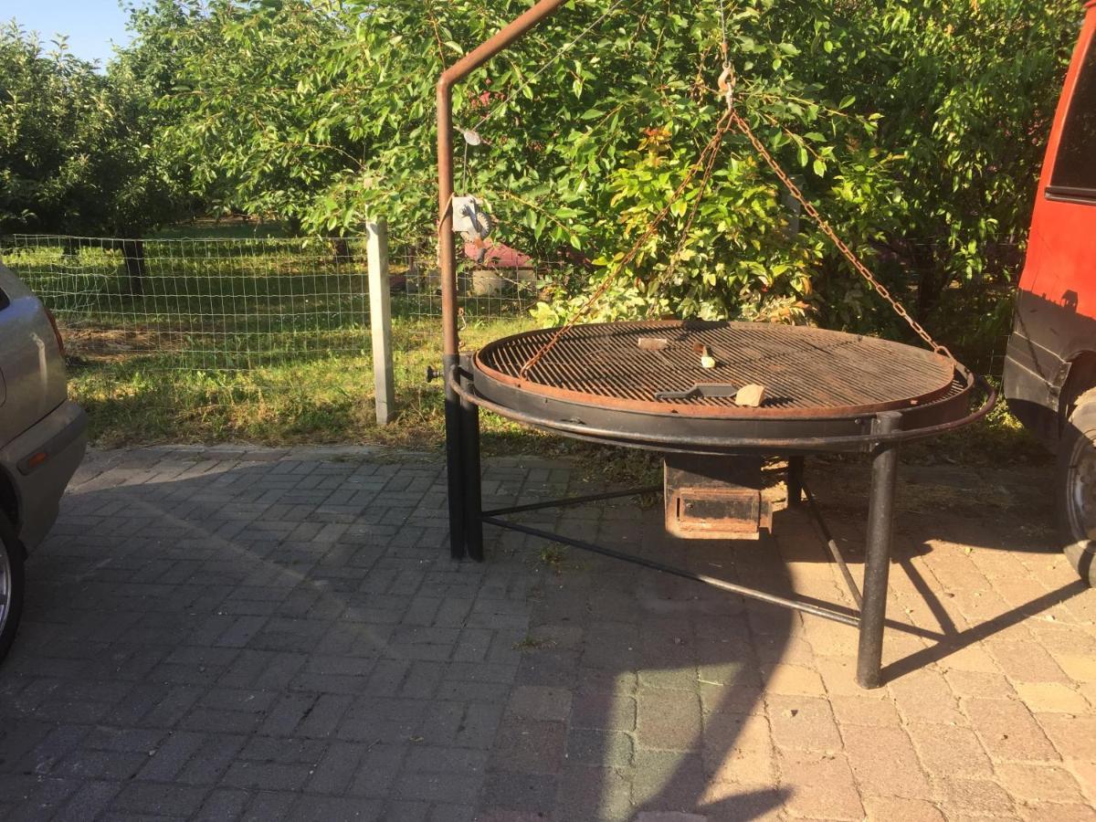 Bed and Breakfast Keresz Panzio Martely Zewnętrze zdjęcie